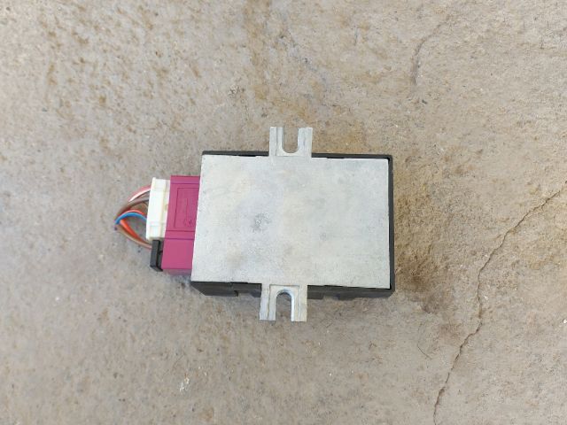 bontott BMW 5 E60 Üzemanyag Szivattyú Relé