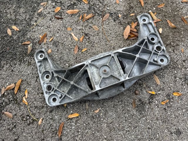 bontott BMW 5 E60 Váltó Tartó Bak (Pozíciófüggetlen)