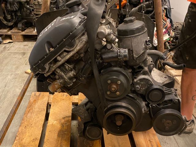bontott BMW 5 E60 Motor (Fűzött blokk hengerfejjel)