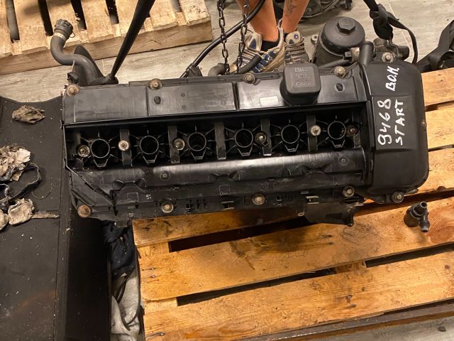 bontott BMW 5 E60 Motor (Fűzött blokk hengerfejjel)