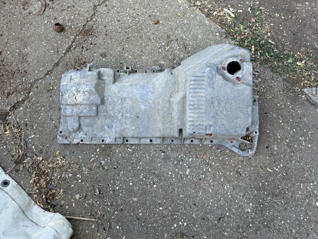 bontott BMW 5 E60 Olajteknő