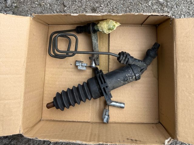 bontott BMW 5 E60 Kuplung Munkahenger