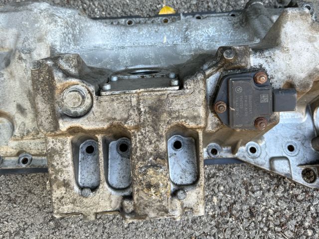 bontott BMW 5 E60 Olajteknő