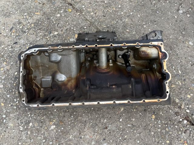 bontott BMW 5 E60 Olajteknő