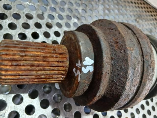 bontott BMW 5 E60 Bal hátsó Féltengely