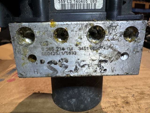 bontott BMW 5 E60 ABS Kocka