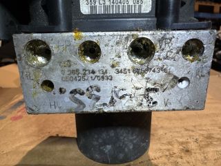 bontott BMW 5 E60 ABS Kocka