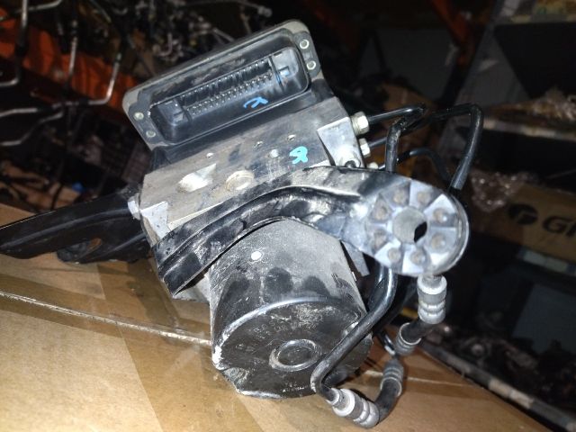 bontott BMW 5 E60 ABS Kocka