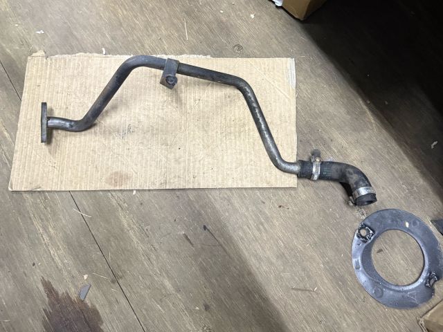 bontott BMW 5 E60 Turbó Olajcső