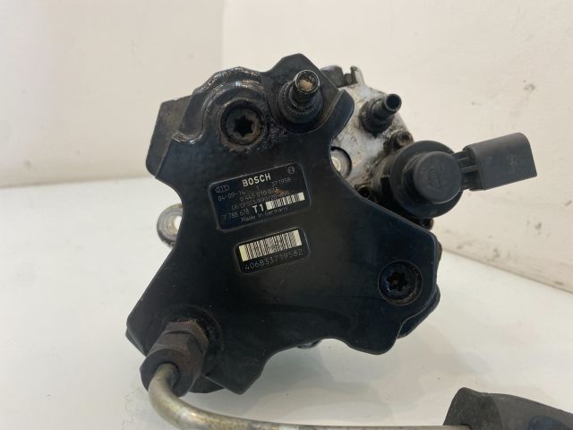 bontott BMW 5 E60 Üzemanyag Szivattyú