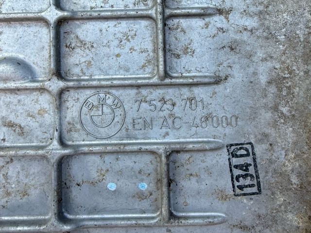 bontott BMW 5 E60 Olajteknő