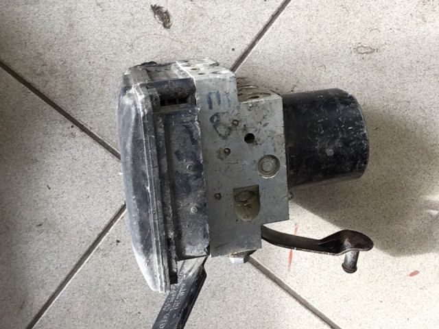 bontott BMW 5 E60 ABS Kocka