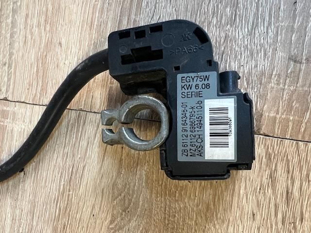 bontott BMW 5 E60 Akkumulátor Saru