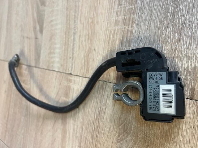 bontott BMW 5 E60 Akkumulátor Saru