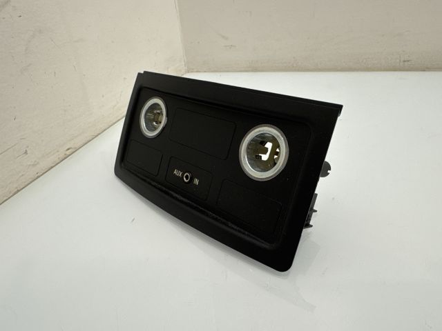 bontott BMW 5 E60 AUX Csatlakozó