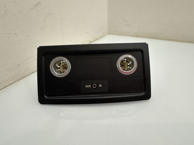 bontott BMW 5 E60 AUX Csatlakozó