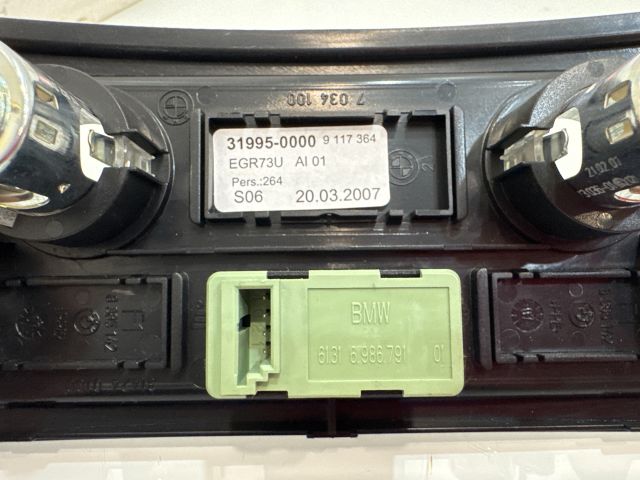 bontott BMW 5 E60 AUX Csatlakozó