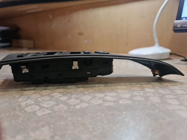 bontott BMW 5 E60 Bal első Ablakemelő Kapcsoló