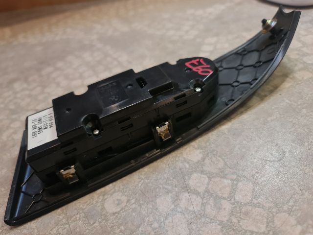 bontott BMW 5 E60 Bal első Ablakemelő Kapcsoló