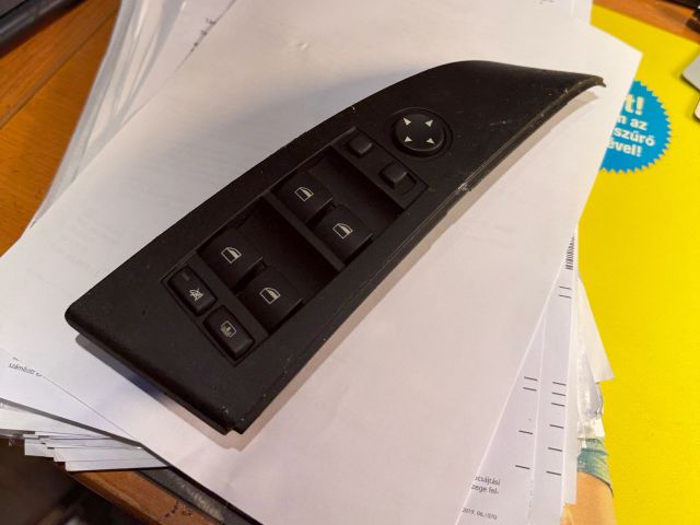 bontott BMW 5 E60 Bal első Ablakemelő Kapcsoló