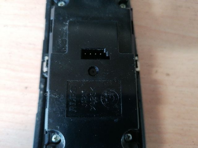 bontott BMW 5 E60 Bal első Ablakemelő Kapcsoló