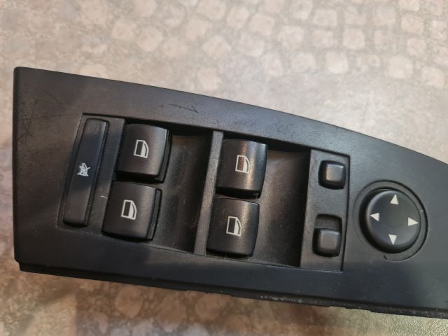 bontott BMW 5 E60 Bal első Ablakemelő Kapcsoló