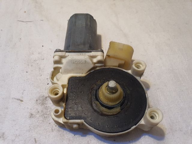 bontott BMW 5 E60 Bal első Ablakemelő Motor