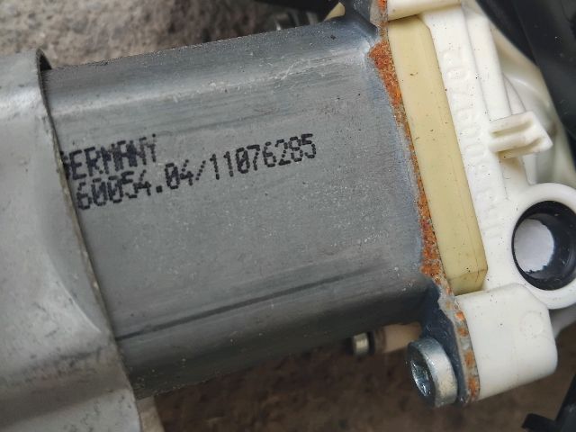 bontott BMW 5 E60 Bal első Ablakemelő Szerkezet (Elektromos)