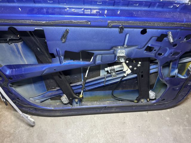 bontott BMW 5 E60 Bal első Ajtó (Üres lemez)