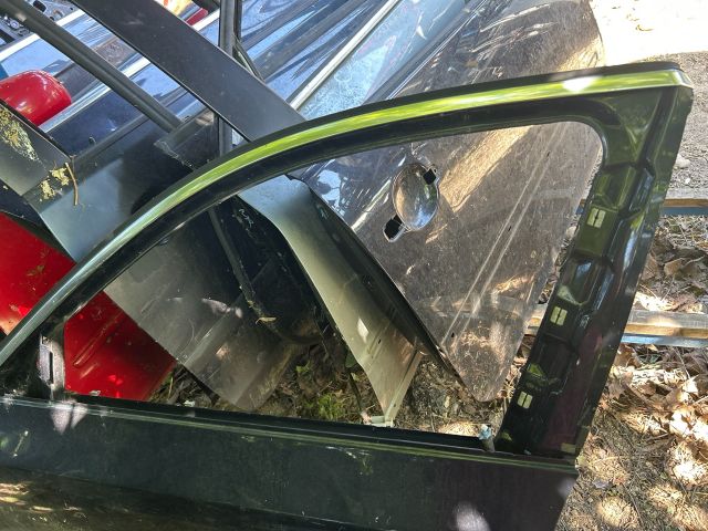 bontott BMW 5 E60 Bal első Ajtó (Üres lemez)