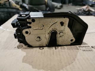 bontott BMW 5 E60 Bal első Ajtózár