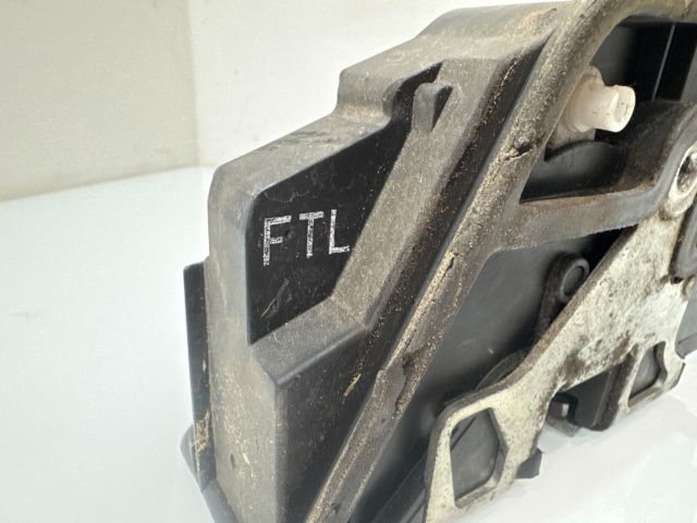 bontott BMW 5 E60 Bal első Ajtózár