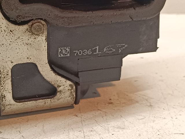 bontott BMW 5 E60 Bal első Ajtózár