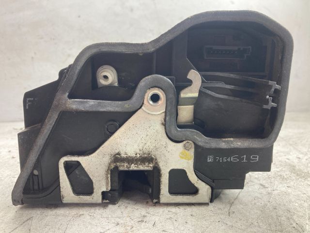 bontott BMW 5 E60 Bal első Ajtózár