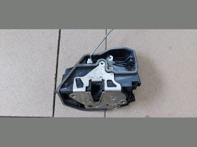 bontott BMW 5 E60 Bal első Ajtózár