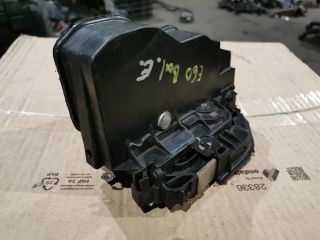 bontott BMW 5 E60 Bal első Ajtózár