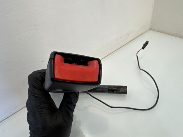 bontott BMW 5 E60 Bal első Övfeszítő