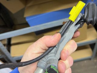 bontott BMW 5 E60 Bal első Övfeszítő