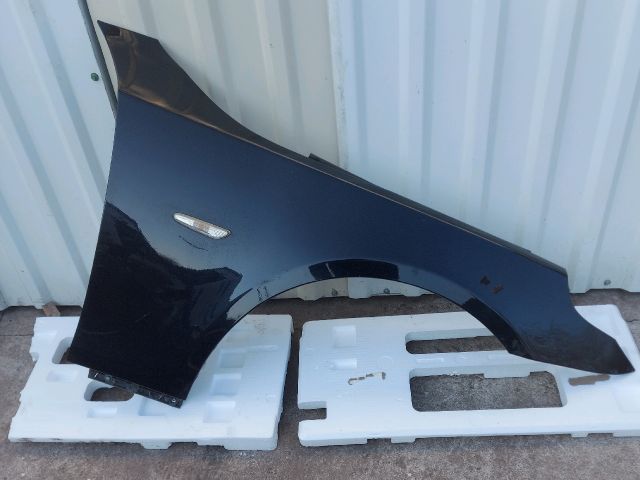bontott BMW 5 E60 Bal első Sárvédő