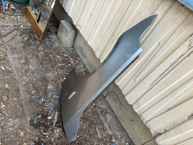 bontott BMW 5 E60 Bal első Sárvédő