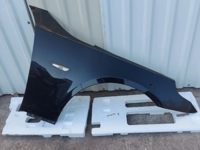 bontott BMW 5 E60 Bal első Sárvédő