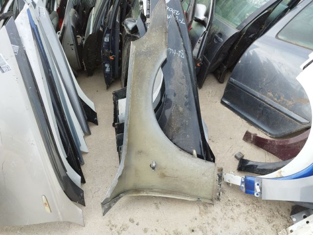 bontott BMW 5 E60 Bal első Sárvédő