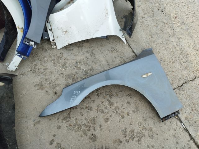 bontott BMW 5 E60 Bal első Sárvédő