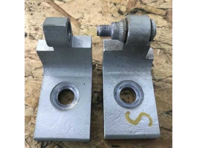 bontott BMW 5 E60 Bal első Zsanér