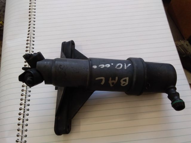 bontott BMW 5 E60 Bal Fényszórómosó Fúvóka