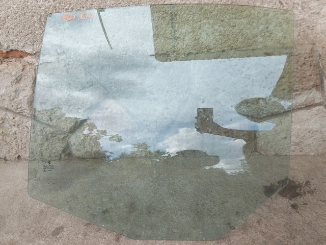 bontott BMW 5 E60 Bal hátsó Ablak