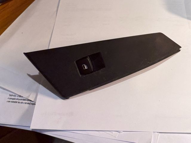 bontott BMW 5 E60 Bal hátsó Ablakemelő Kapcsoló