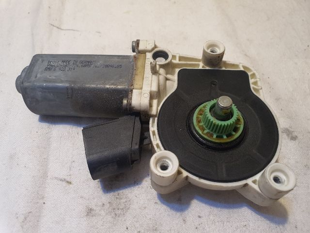 bontott BMW 5 E60 Bal hátsó Ablakemelő Motor