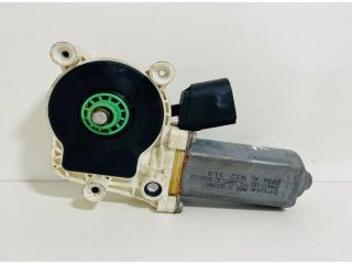 bontott BMW 5 E60 Bal hátsó Ablakemelő Motor