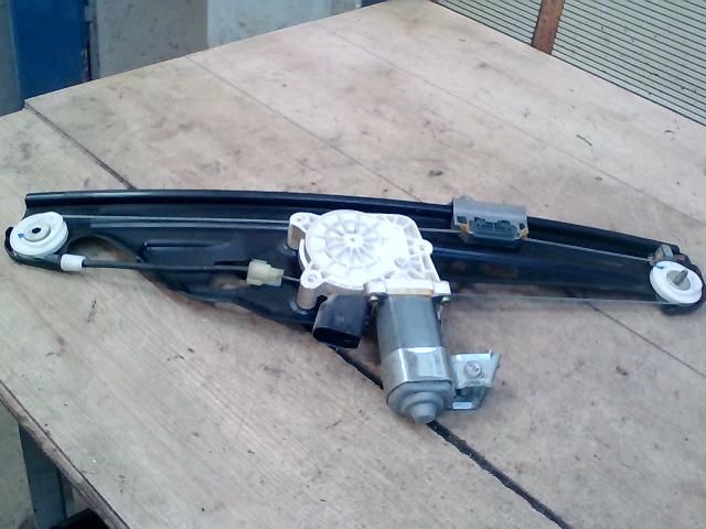 bontott BMW 5 E60 Bal hátsó Ablakemelő Szerkezet (Elektromos)